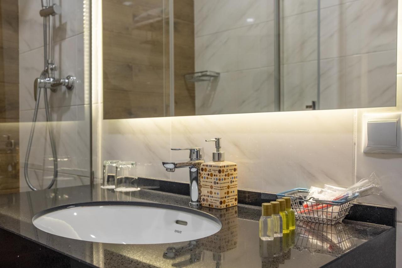 Boomerang Boutique Hotel Odessa Exteriör bild