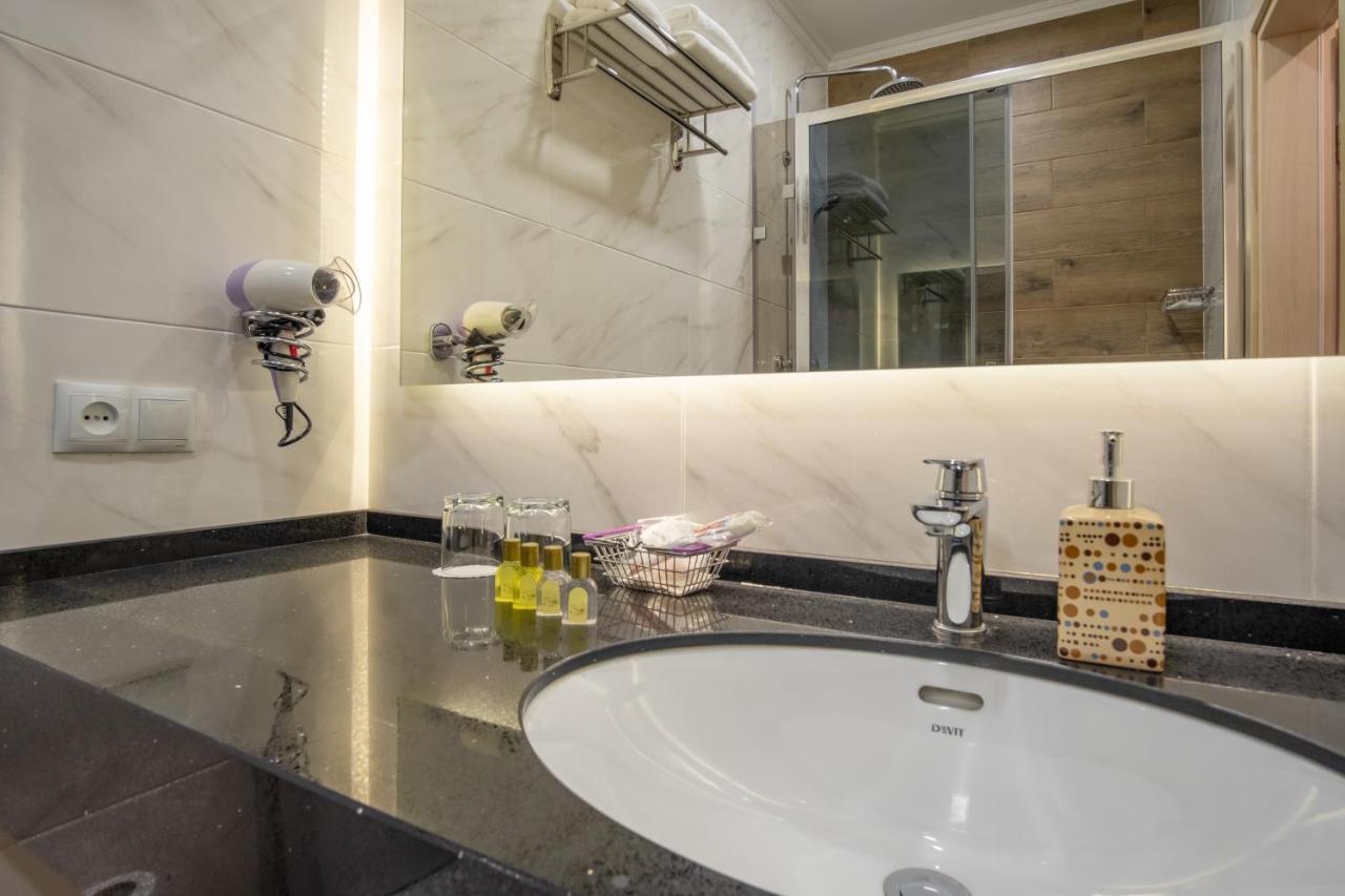 Boomerang Boutique Hotel Odessa Exteriör bild