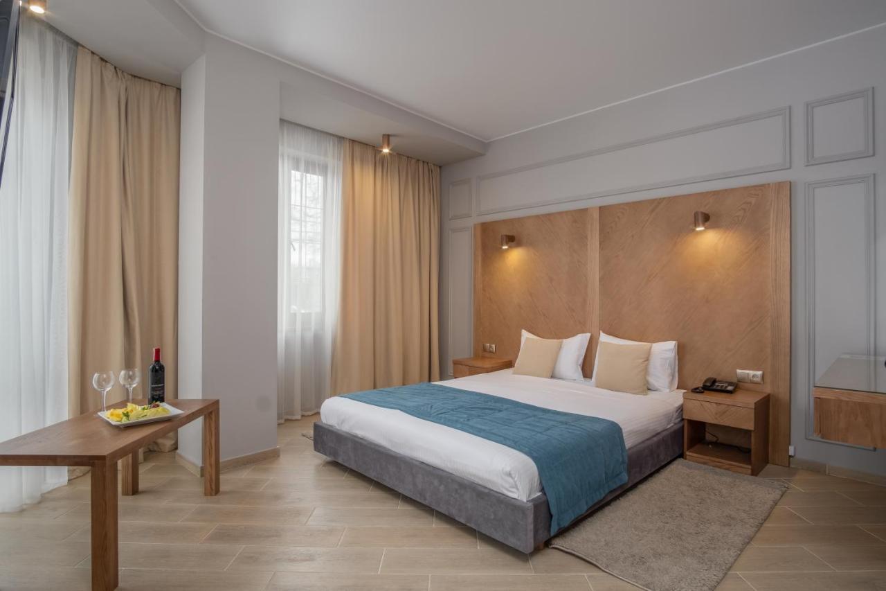 Boomerang Boutique Hotel Odessa Exteriör bild